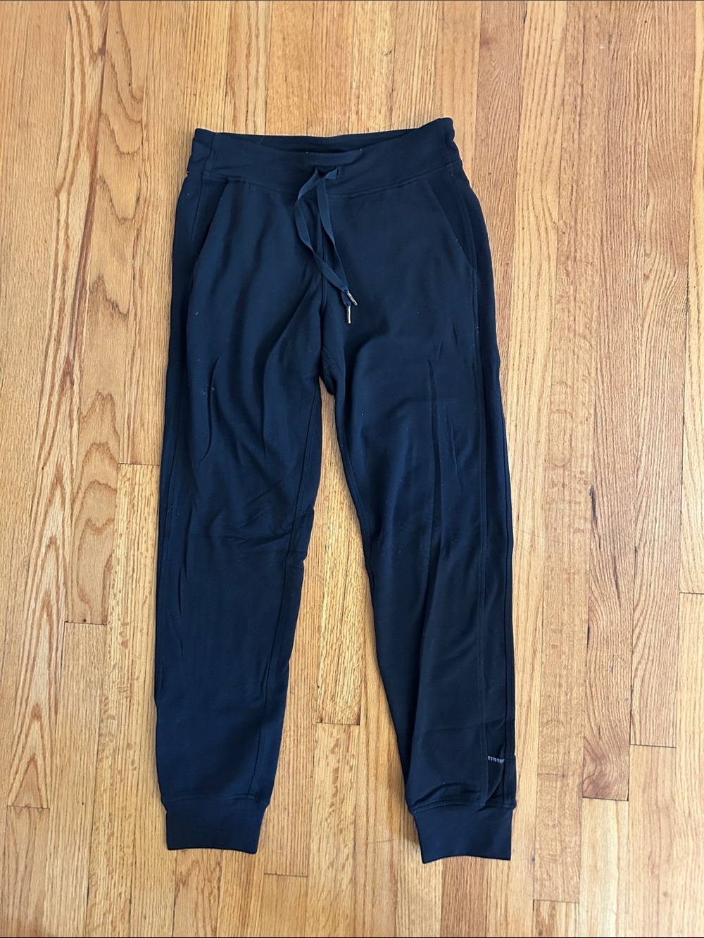 LULULEMON WOMEN’S JOGGER SZ 6